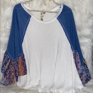 Soft flare sleeved top